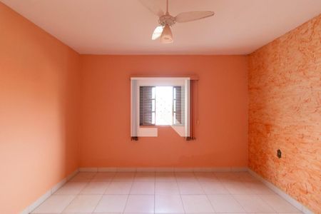 Casa à venda com 150m², 3 quartos e 2 vagas Casa à venda com 150m², 3 quartos e 2 vagasQuarto da Casa 02