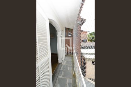 Casa à venda com 430m², 4 quartos e 4 vagas Casa à venda com 430m², 4 quartos e 4 vagasVaranda da Suíte 2