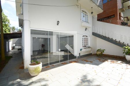 Casa à venda com 430m², 4 quartos e 4 vagas Casa à venda com 430m², 4 quartos e 4 vagasQuintal