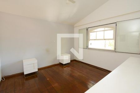 Casa à venda com 430m², 4 quartos e 4 vagas Casa à venda com 430m², 4 quartos e 4 vagasSuíte 1