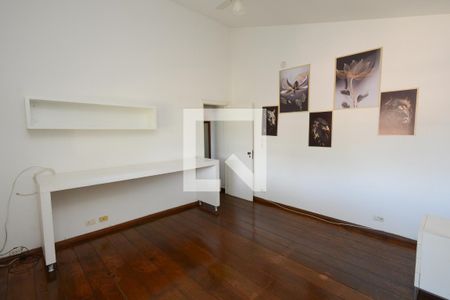 Casa à venda com 430m², 4 quartos e 4 vagas Casa à venda com 430m², 4 quartos e 4 vagasSuíte 1