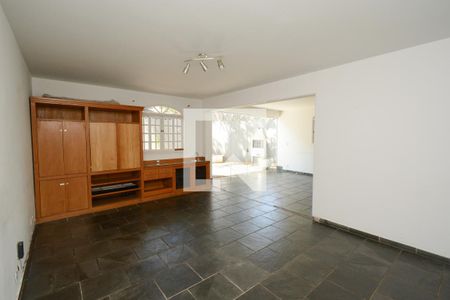 Casa à venda com 430m², 4 quartos e 4 vagas Casa à venda com 430m², 4 quartos e 4 vagasSalão de Festas