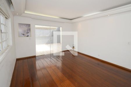 Casa à venda com 430m², 4 quartos e 4 vagas Casa à venda com 430m², 4 quartos e 4 vagasSala 2