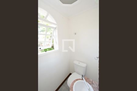 Casa à venda com 430m², 4 quartos e 4 vagas Casa à venda com 430m², 4 quartos e 4 vagasLavabo