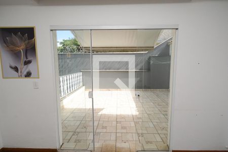 Casa à venda com 430m², 4 quartos e 4 vagas Casa à venda com 430m², 4 quartos e 4 vagasSala 2 - Terraço