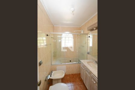 Casa à venda com 430m², 4 quartos e 4 vagas Casa à venda com 430m², 4 quartos e 4 vagasBanheiro da Suíte 1