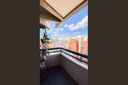 Apartamento à venda com 95m², 2 quartos e 2 vagas Apartamento à venda com 95m², 2 quartos e 2 vagasQuarto Varanda