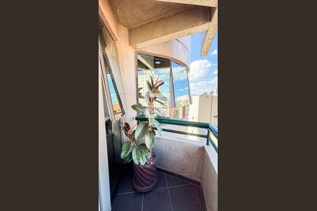 Apartamento à venda com 95m², 2 quartos e 2 vagas Apartamento à venda com 95m², 2 quartos e 2 vagasQuarto Varanda