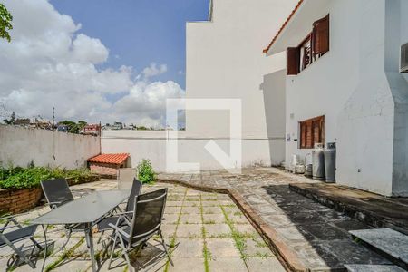 Casa à venda com 372m², 4 quartos e 2 vagas Casa à venda com 372m², 4 quartos e 2 vagasQuintal