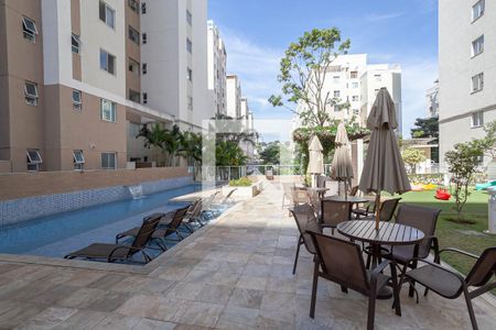 Apartamento à venda com 69m², 3 quartos e 2 vagas Apartamento à venda com 69m², 3 quartos e 2 vagasÁrea comum - Piscina