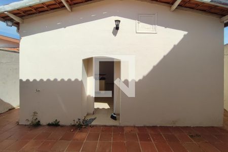 Casa à venda com 164m², 4 quartos e 1 vaga Casa à venda com 164m², 4 quartos e 1 vagaQuintal