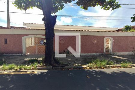 Casa à venda com 164m², 4 quartos e 1 vaga Casa à venda com 164m², 4 quartos e 1 vagaFachada