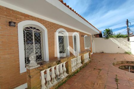 Casa à venda com 164m², 4 quartos e 1 vaga Casa à venda com 164m², 4 quartos e 1 vagaQuintal - Garagem