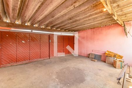Casa à venda com 200m², 2 quartos e 2 vagas Casa à venda com 200m², 2 quartos e 2 vagasÁrea comum