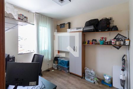 Quarto 2 de apartamento para alugar com 2 quartos, 45m² em Santa Terezinha, Belo Horizonte
