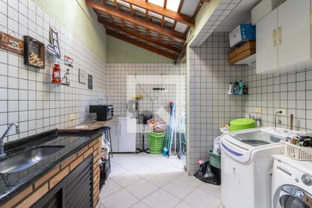 Casa à venda com 185m², 3 quartos e 3 vagas Casa à venda com 185m², 3 quartos e 3 vagasÁrea de Serviço