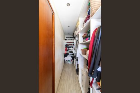 Casa à venda com 185m², 3 quartos e 3 vagas Casa à venda com 185m², 3 quartos e 3 vagasCloset da Suíte