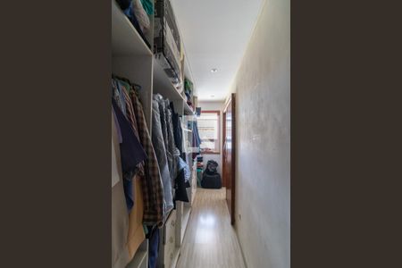 Casa à venda com 185m², 3 quartos e 3 vagas Casa à venda com 185m², 3 quartos e 3 vagasCloset da Suíte