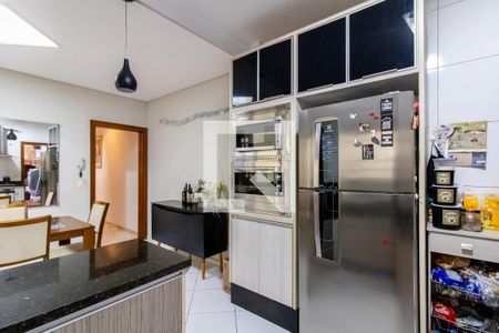 Casa à venda com 185m², 3 quartos e 3 vagas Casa à venda com 185m², 3 quartos e 3 vagasCozinha