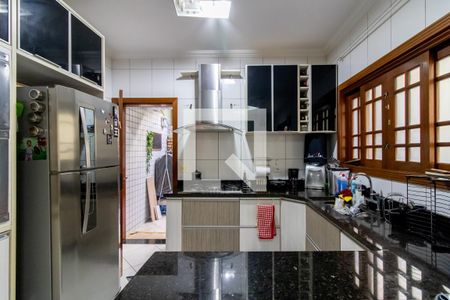 Casa à venda com 185m², 3 quartos e 3 vagas Casa à venda com 185m², 3 quartos e 3 vagasCozinha