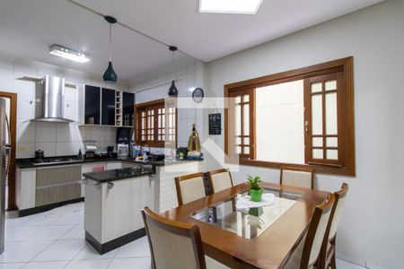 Casa à venda com 185m², 3 quartos e 3 vagas Casa à venda com 185m², 3 quartos e 3 vagasCopa