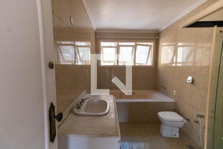 Casa à venda com 437m², 7 quartos e 3 vagasBanheiro da Suíte