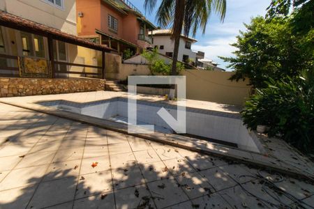 Casa à venda com 437m², 7 quartos e 3 vagasPiscina