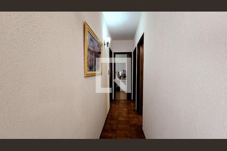 Casa à venda com 205m², 3 quartos e 2 vagasCorredor