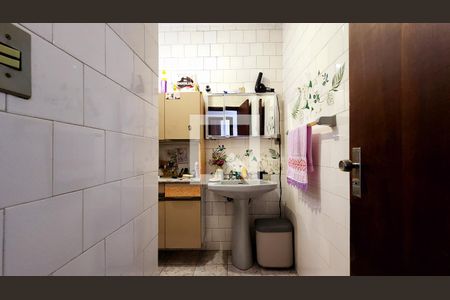 Casa à venda com 205m², 3 quartos e 2 vagasBanheiro