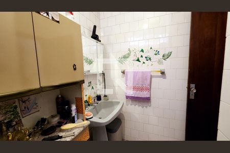 Casa à venda com 205m², 3 quartos e 2 vagasBanheiro