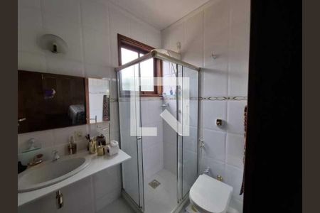 Casa de condomínio à venda com 247m², 3 quartos e 5 vagas