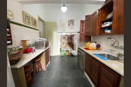 Casa à venda com 207m², 3 quartos e 1 vaga