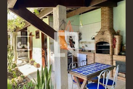 Casa à venda com 176m², 3 quartos e 2 vagas