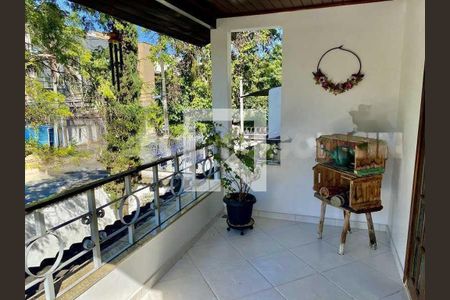 Casa à venda com 176m², 3 quartos e 2 vagas