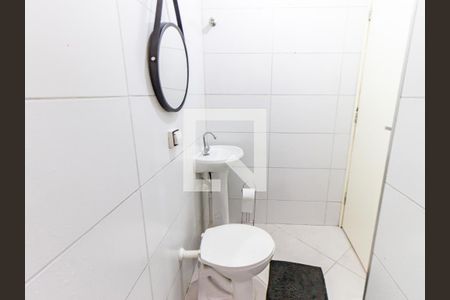 Casa à venda com 150m², 2 quartos e 2 vagas Casa à venda com 150m², 2 quartos e 2 vagasBanheiro