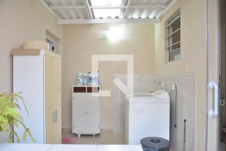 Casa à venda com 192m², 3 quartos e 2 vagasÁrea de Serviço