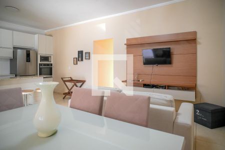 Sala de casa à venda com 3 quartos, 240m² em Vila Brasilina, São Paulo