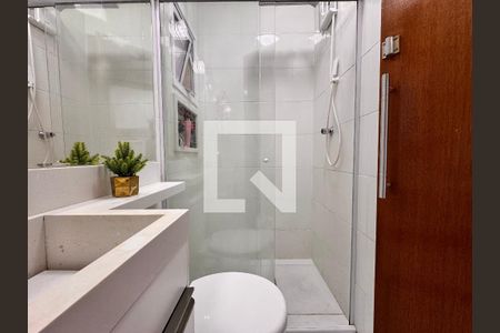 Apartamento à venda com 90m², 2 quartos e 2 vagas Apartamento à venda com 90m², 2 quartos e 2 vagasBanheiro