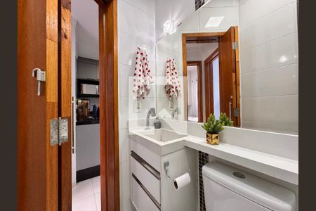 Apartamento à venda com 90m², 2 quartos e 2 vagas Apartamento à venda com 90m², 2 quartos e 2 vagasBanheiro