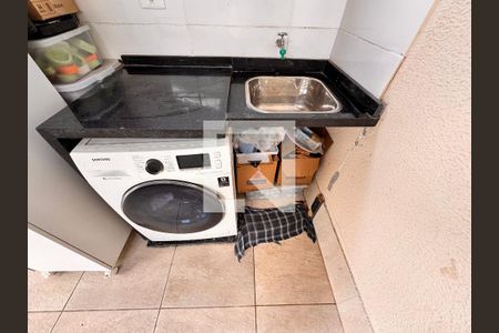 Apartamento à venda com 90m², 2 quartos e 2 vagas Apartamento à venda com 90m², 2 quartos e 2 vagasLavanderia