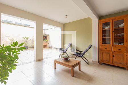 Casa à venda com 165m², 3 quartos e 2 vagas Casa à venda com 165m², 3 quartos e 2 vagasÁrea comum