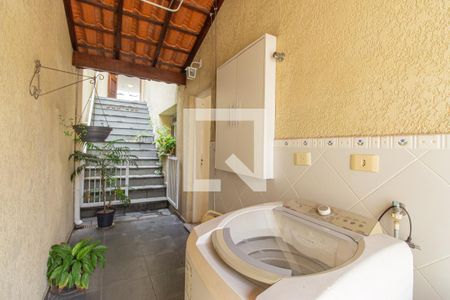 Casa à venda com 165m², 3 quartos e 2 vagas Casa à venda com 165m², 3 quartos e 2 vagasÁrea de Serviço