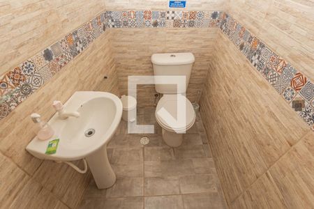 Casa à venda com 280m², 3 quartos e 4 vagasBanheiro do salão de festas