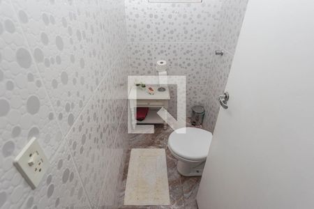 Casa à venda com 280m², 3 quartos e 4 vagasBanheiro de serviço