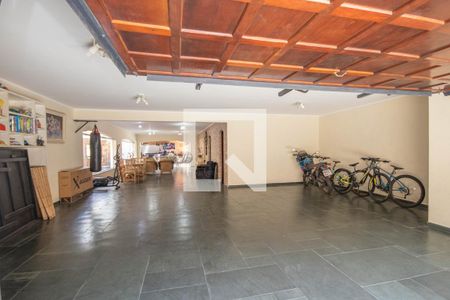 Casa de condomínio à venda com 360m², 4 quartos e 4 vagas Casa de condomínio à venda com 360m², 4 quartos e 4 vagasGaragem