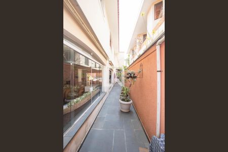 Casa de condomínio à venda com 360m², 4 quartos e 4 vagas Casa de condomínio à venda com 360m², 4 quartos e 4 vagasÁrea externa