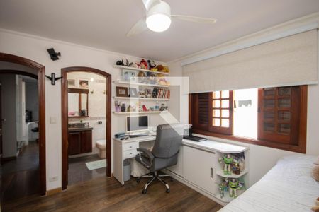 Casa de condomínio à venda com 360m², 4 quartos e 4 vagas Casa de condomínio à venda com 360m², 4 quartos e 4 vagasSuíte 3