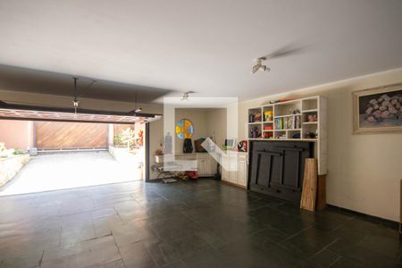 Casa de condomínio à venda com 360m², 4 quartos e 4 vagas Casa de condomínio à venda com 360m², 4 quartos e 4 vagasGaragem