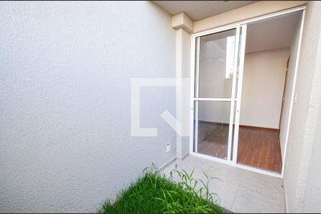 Apartamento à venda com 54m², 2 quartos e 1 vaga Apartamento à venda com 54m², 2 quartos e 1 vagaVaranda