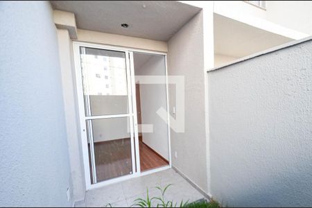 Apartamento à venda com 54m², 2 quartos e 1 vaga Apartamento à venda com 54m², 2 quartos e 1 vagaVaranda